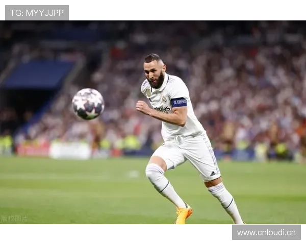 本泽马离开皇马是否正确:战术适配与生涯阶段解析